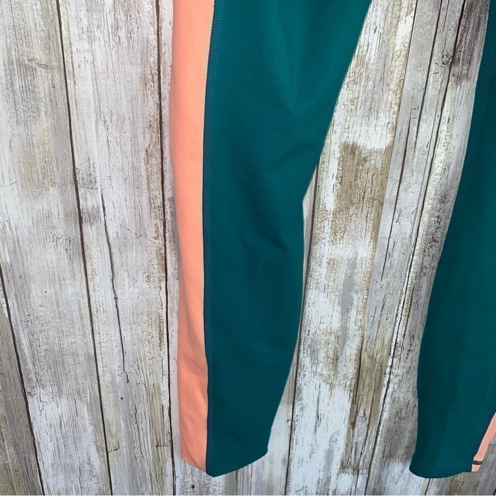 Fabletics On The Go Powerhold High Waisted Leggings - Picture 5 of 6